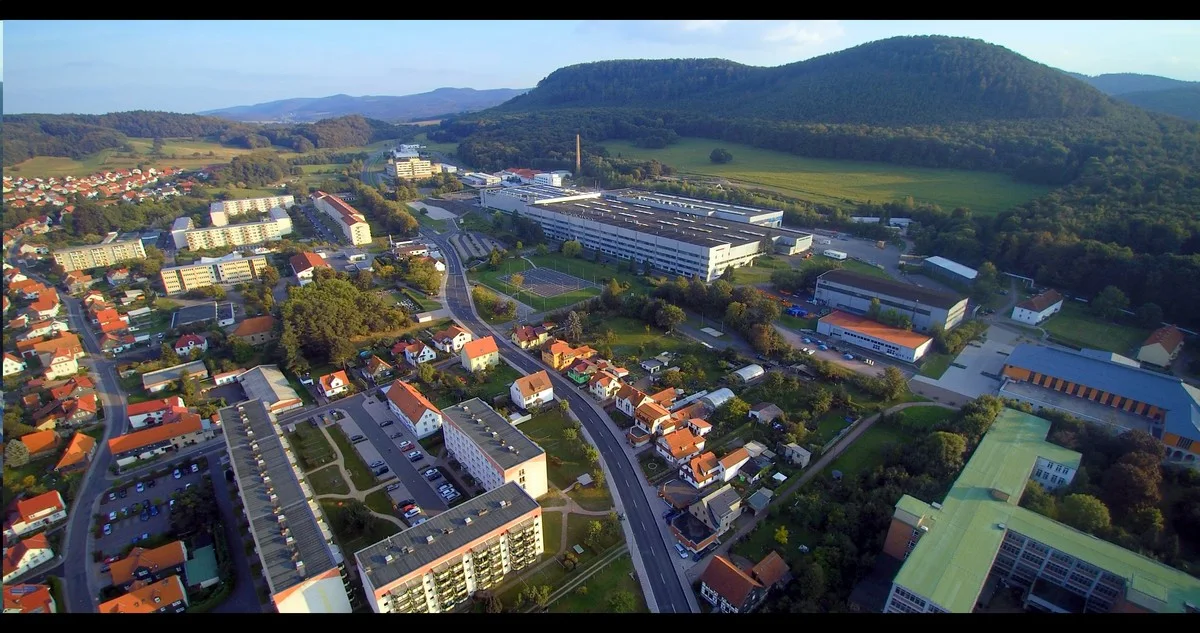Luftaufnahme Blick auf den Wartberg und DMG Mori